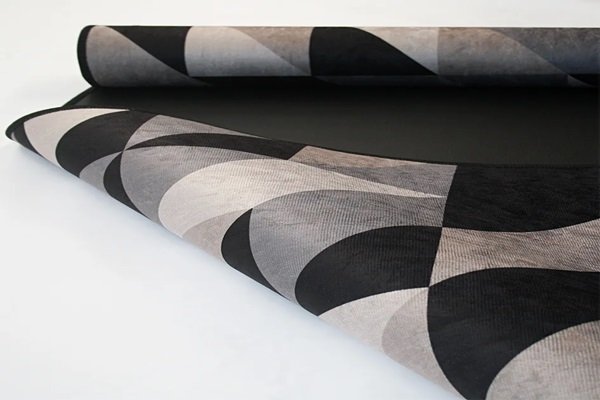 A elegância contemporânea do Tapete Geométrico Black & Gray da Casa Meva!